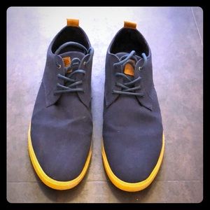 Like new CLAE  Ellington textile